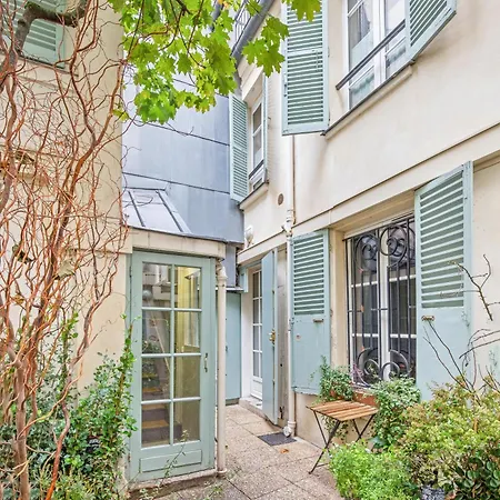 Apartment Parisian House Paris